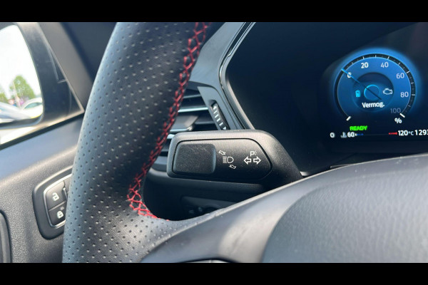 Ford Kuga 2.5 PHEV ST-Line X | Wegklapbare trekhaak | Panoramadak | Winter Pack | Head up Display | All season banden