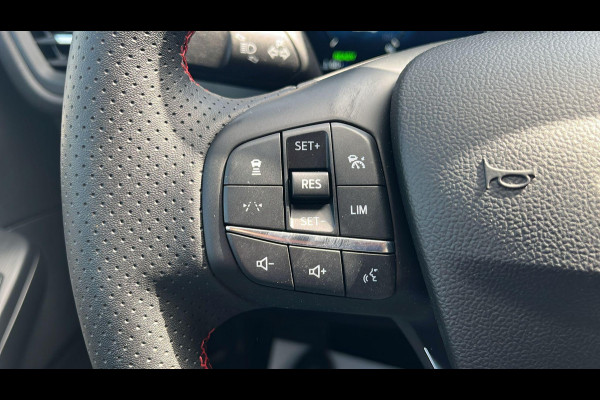 Ford Kuga 2.5 PHEV ST-Line X | Wegklapbare trekhaak | Panoramadak | Winter Pack | Head up Display | All season banden