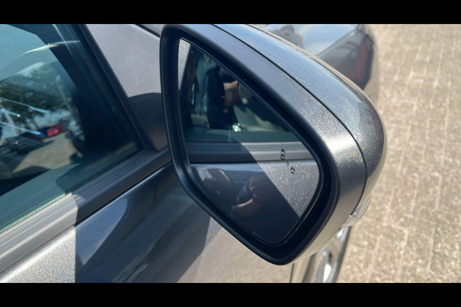 Ford Kuga 2.5 PHEV ST-Line X | Wegklapbare trekhaak | Panoramadak | Winter Pack | Head up Display | All season banden