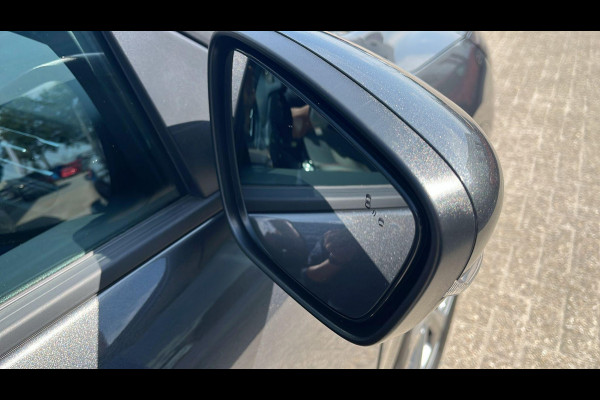 Ford Kuga 2.5 PHEV ST-Line X | Wegklapbare trekhaak | Panoramadak | Winter Pack | Head up Display | All season banden