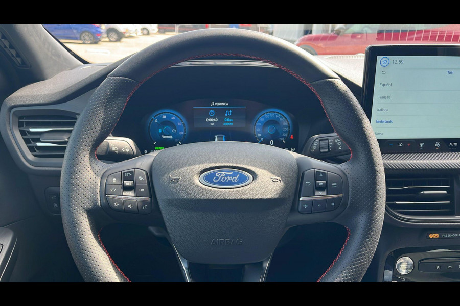 Ford Kuga 2.5 PHEV ST-Line X | Wegklapbare trekhaak | Panoramadak | Winter Pack | Head up Display | All season banden