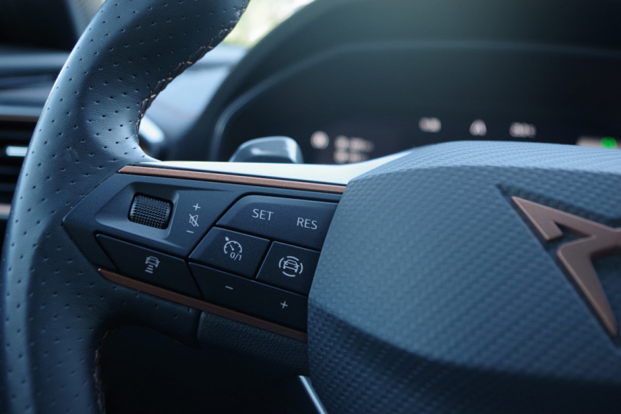 CUPRA Formentor 1.4 e-Hybrid 204 PK Adrenaline, Winterpakket, Camera, Carplay