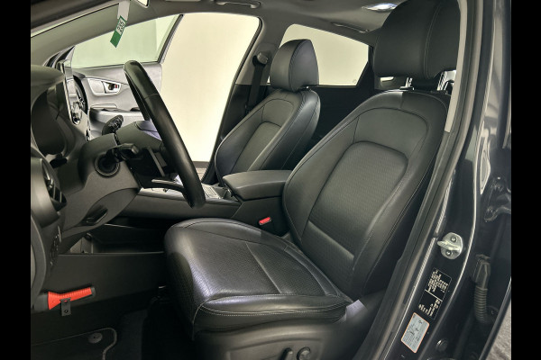 Hyundai Kona EV Premium 64 kWh | Lak in nieuwstaat! | Schuif/kanteldak | Lederen bekleding | Geventileerde en verwambare stoelen