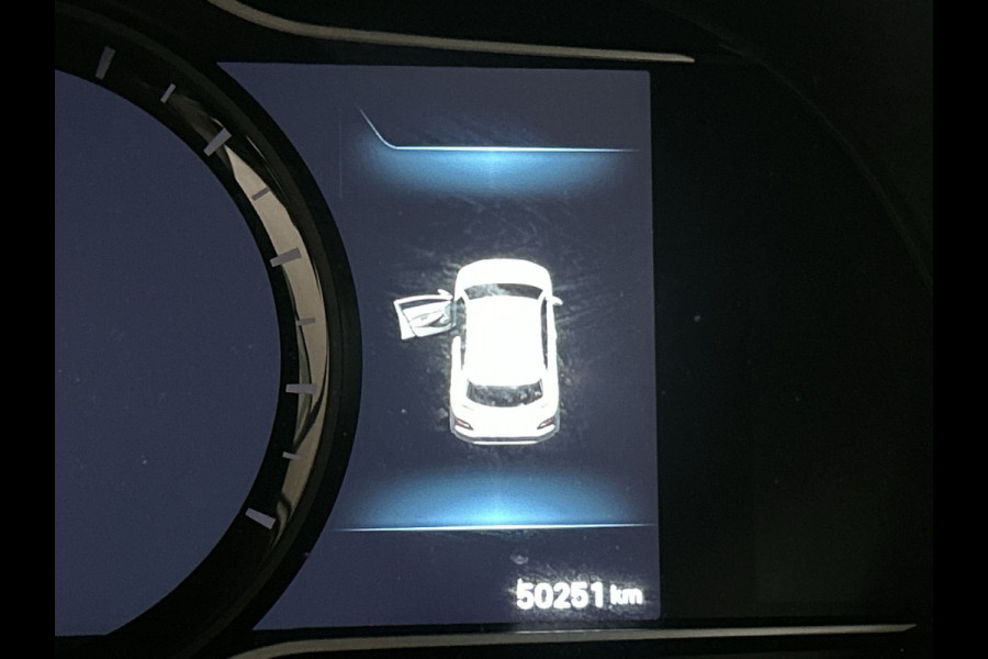 Hyundai Kona EV Premium 64 kWh | Lak in nieuwstaat! | Schuif/kanteldak | Lederen bekleding | Geventileerde en verwambare stoelen