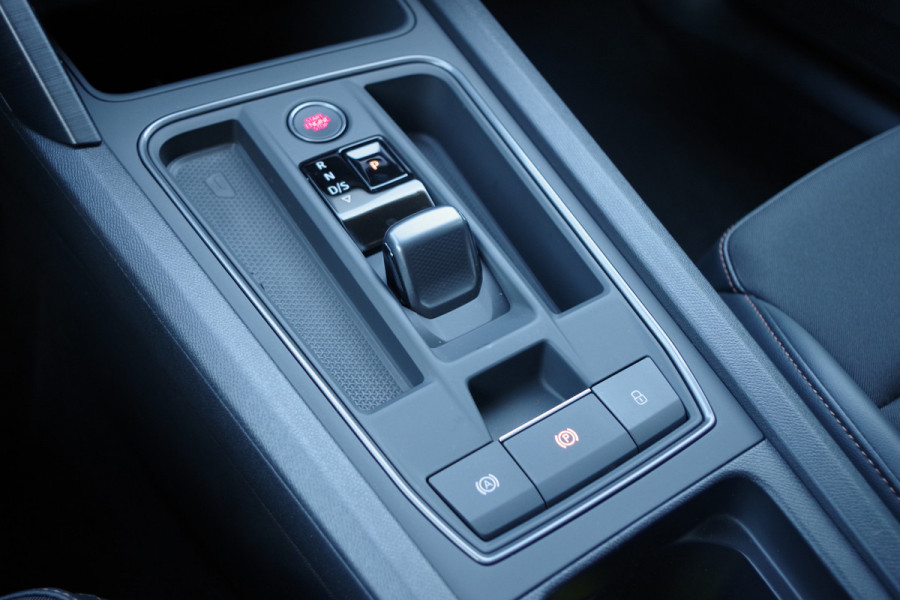 CUPRA Formentor 1.4 TSI e-Hybrid 204 PK Essential, Camera, Climate Control, Stuurverwarming
