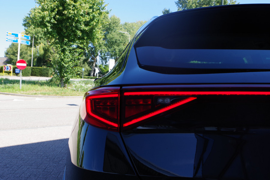 CUPRA Formentor 1.4 TSI e-Hybrid 204 PK Essential, Camera, Climate Control, Stuurverwarming
