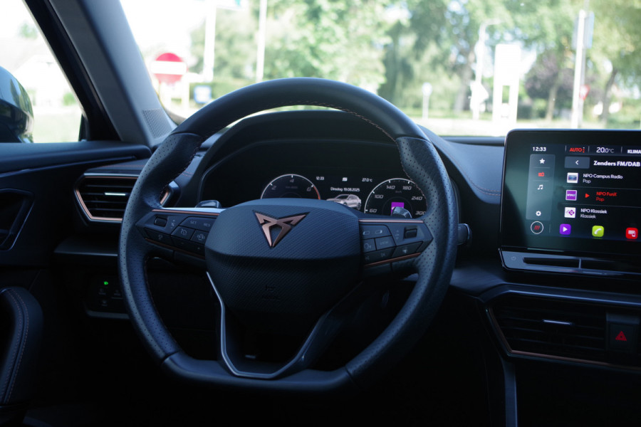 CUPRA Formentor 1.4 TSI e-Hybrid 204 PK Essential, Camera, Climate Control, Stuurverwarming