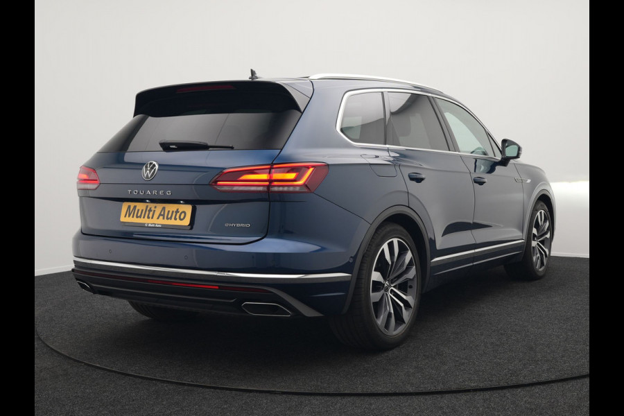 Volkswagen Touareg 3.0 TSi eHybrid 4MOTION Elegance Plug In Hybrid 381pk Dealer O.H PHEV | Panodak | Luchtvering | 21" L.M | Camera | Adaptive Cruise | Lederen Sportstoelen Verwarmd | Stuurverwarming | Navigatie | Virtual | DAB |