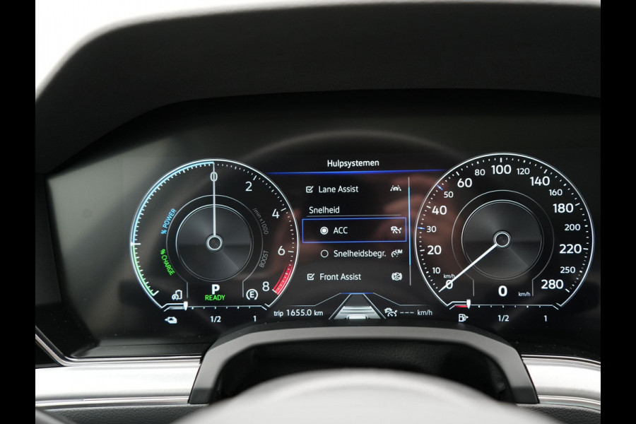 Volkswagen Touareg 3.0 TSi eHybrid 4MOTION Elegance Plug In Hybrid 381pk Dealer O.H PHEV | Panodak | Luchtvering | 21" L.M | Camera | Adaptive Cruise | Lederen Sportstoelen Verwarmd | Stuurverwarming | Navigatie | Virtual | DAB |