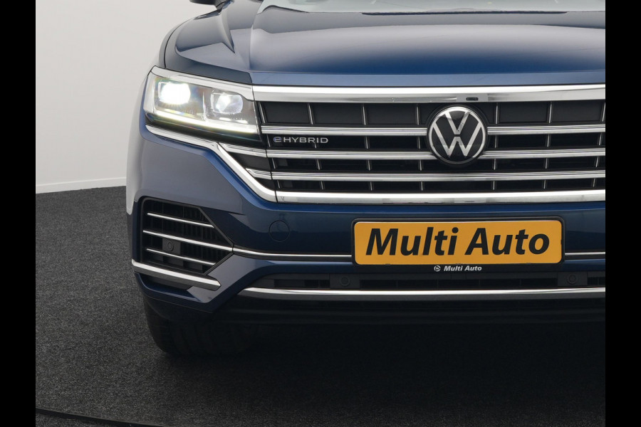 Volkswagen Touareg 3.0 TSi eHybrid 4MOTION Elegance Plug In Hybrid 381pk Dealer O.H PHEV | Panodak | Luchtvering | 21" L.M | Camera | Adaptive Cruise | Lederen Sportstoelen Verwarmd | Stuurverwarming | Navigatie | Virtual | DAB |