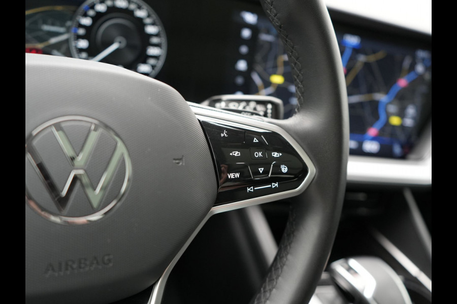 Volkswagen Touareg 3.0 TSi eHybrid 4MOTION Elegance Plug In Hybrid 381pk Dealer O.H PHEV | Panodak | Luchtvering | 21" L.M | Camera | Adaptive Cruise | Lederen Sportstoelen Verwarmd | Stuurverwarming | Navigatie | Virtual | DAB |