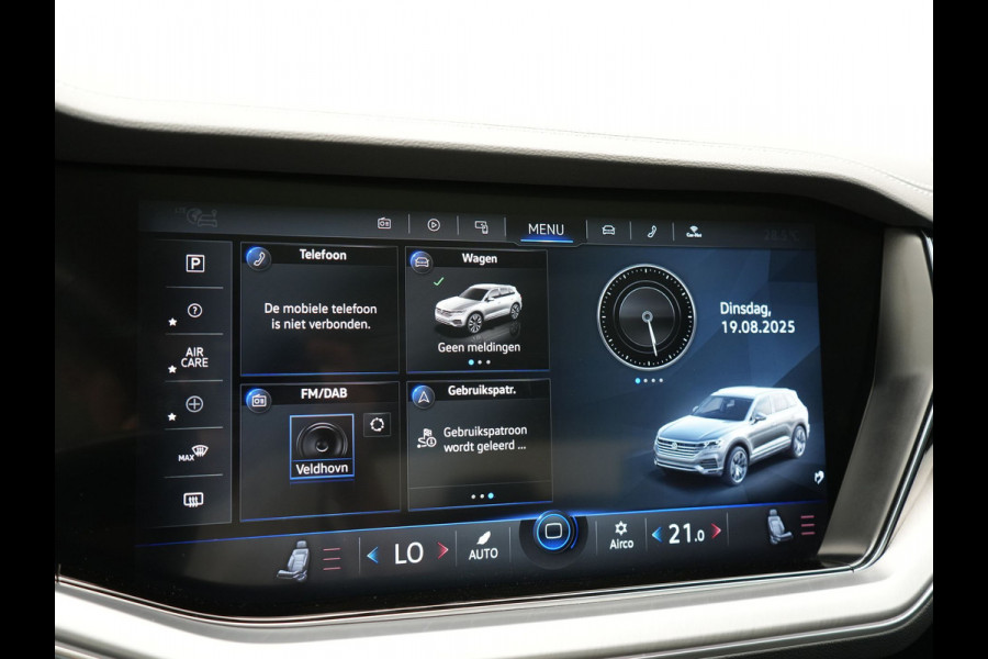 Volkswagen Touareg 3.0 TSi eHybrid 4MOTION Elegance Plug In Hybrid 381pk Dealer O.H PHEV | Panodak | Luchtvering | 21" L.M | Camera | Adaptive Cruise | Lederen Sportstoelen Verwarmd | Stuurverwarming | Navigatie | Virtual | DAB |