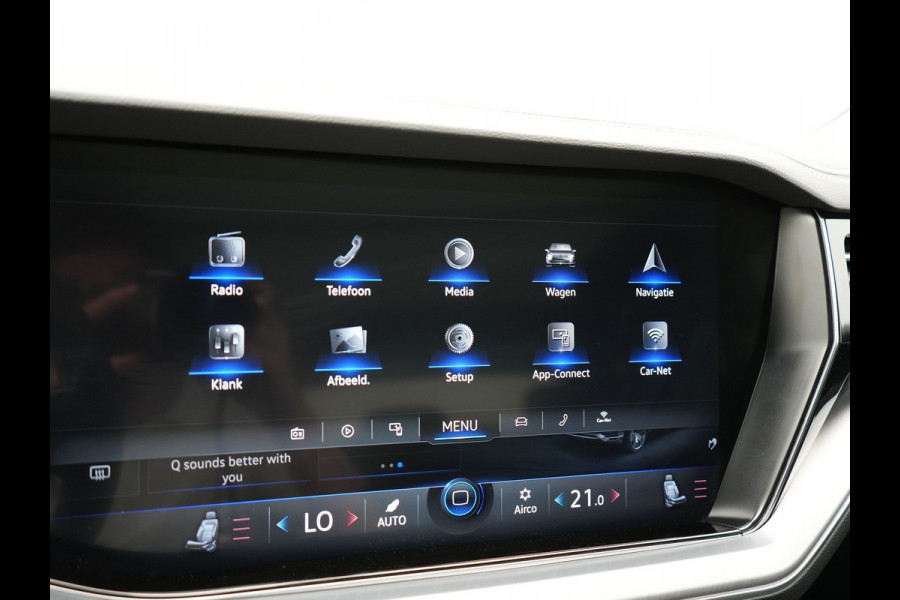 Volkswagen Touareg 3.0 TSi eHybrid 4MOTION Elegance Plug In Hybrid 381pk Dealer O.H PHEV | Panodak | Luchtvering | 21" L.M | Camera | Adaptive Cruise | Lederen Sportstoelen Verwarmd | Stuurverwarming | Navigatie | Virtual | DAB |