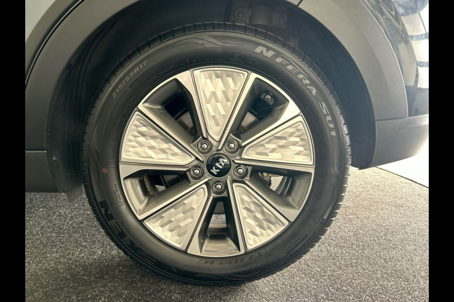 Kia e-Soul ExecutiveLine 64 kWh | Shuif/kanteldak | Lederen bekleding | Stoelverwarming en ventilatie!