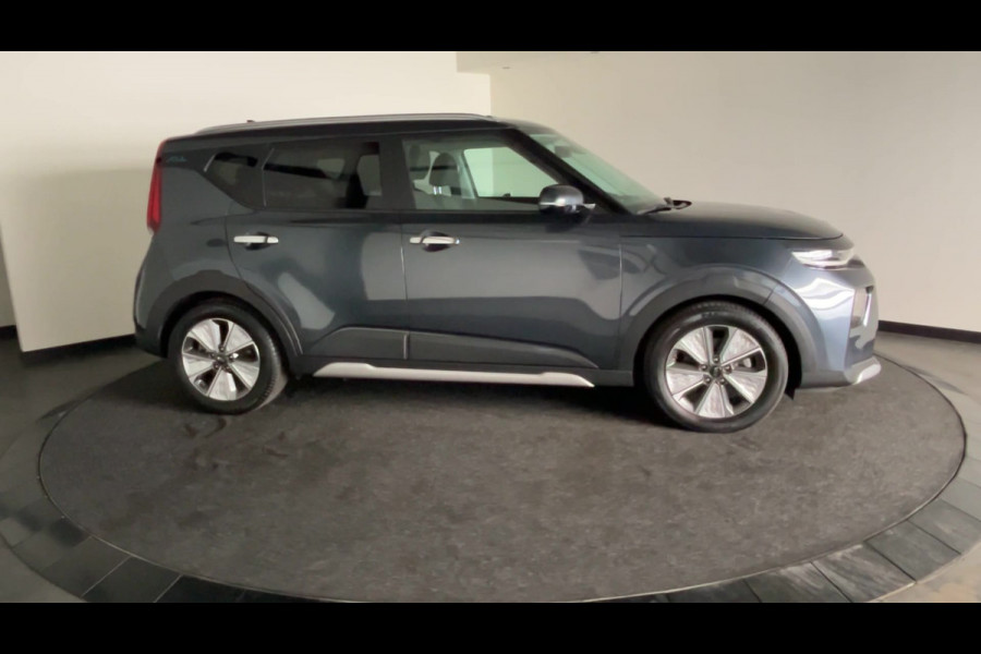 Kia e-Soul ExecutiveLine 64 kWh | Shuif/kanteldak | Lederen bekleding | Stoelverwarming en ventilatie!