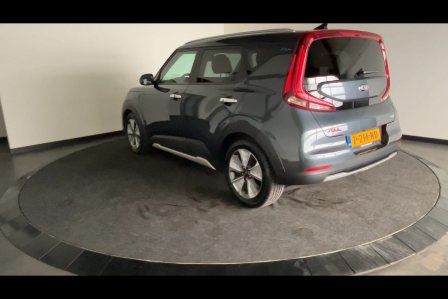 Kia e-Soul ExecutiveLine 64 kWh | Shuif/kanteldak | Lederen bekleding | Stoelverwarming en ventilatie!