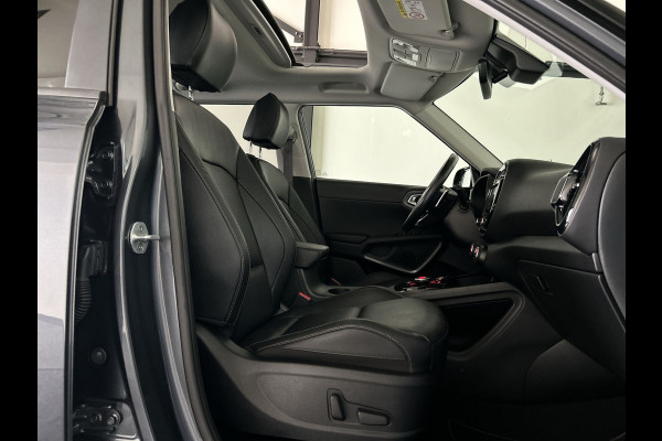 Kia e-Soul ExecutiveLine 64 kWh | Shuif/kanteldak | Lederen bekleding | Stoelverwarming en ventilatie!