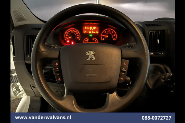 Peugeot Boxer 2.2 BlueHDi 120pk L1H1 Euro6 Airco | Camera | Navigatie | Trekhaak | Cruisecontrol Parkeersensoren, Bijrijdersbank