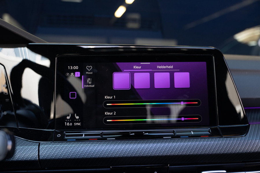 Volkswagen Golf 1.5 eTSI R-Line H&K | Iq Light | Panoramadak |