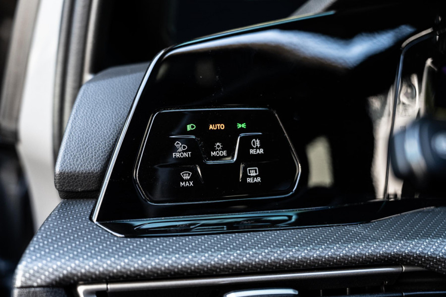Volkswagen Golf 1.5 eTSI R-Line H&K | Iq Light | Panoramadak |