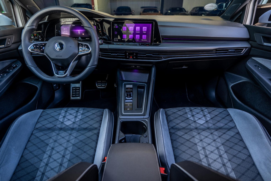 Volkswagen Golf 1.5 eTSI R-Line H&K | Iq Light | Panoramadak |
