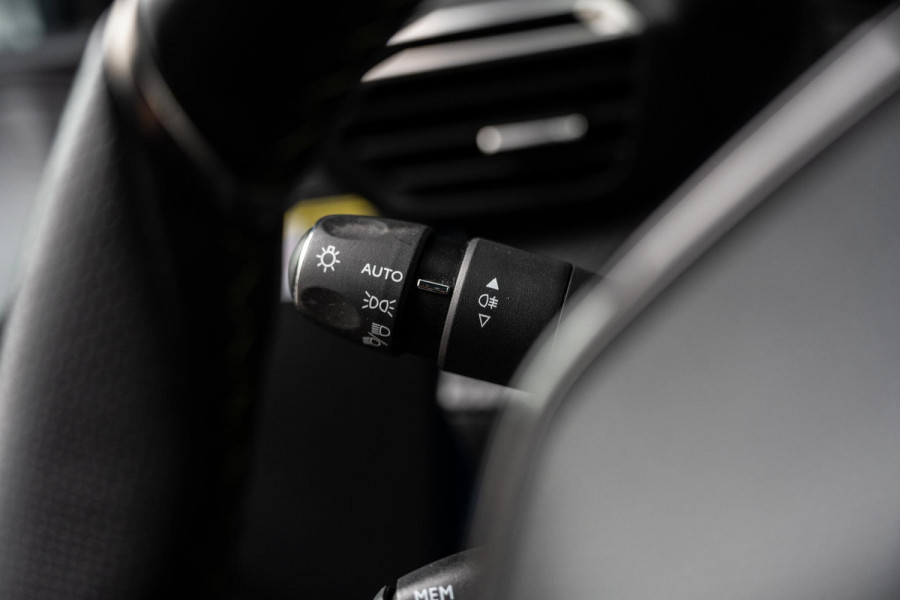 Peugeot 208 1.2 PureTech GT | Pano | Camera | Cruise