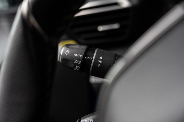 Peugeot 208 1.2 PureTech GT | Pano | Camera | Cruise