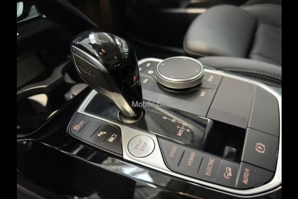 BMW X3 xDrive30e ** LED, NAVI+, LEDER, PANORAMA, KEYLESS, 19-inch LMV ** 1e EIG - UNFALLFREI ** ** INFORMEER OOK NAAR ONZE AANTREKKELIJKE FINANCIAL-LEASE TARIEVEN **
