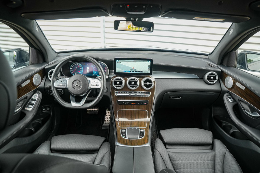 Mercedes-Benz GLC 200 Business Solution AMG Burmester Camera Stoelvent Keyless Trekhaak! Navigatie Cruise Leer Virtual Dash