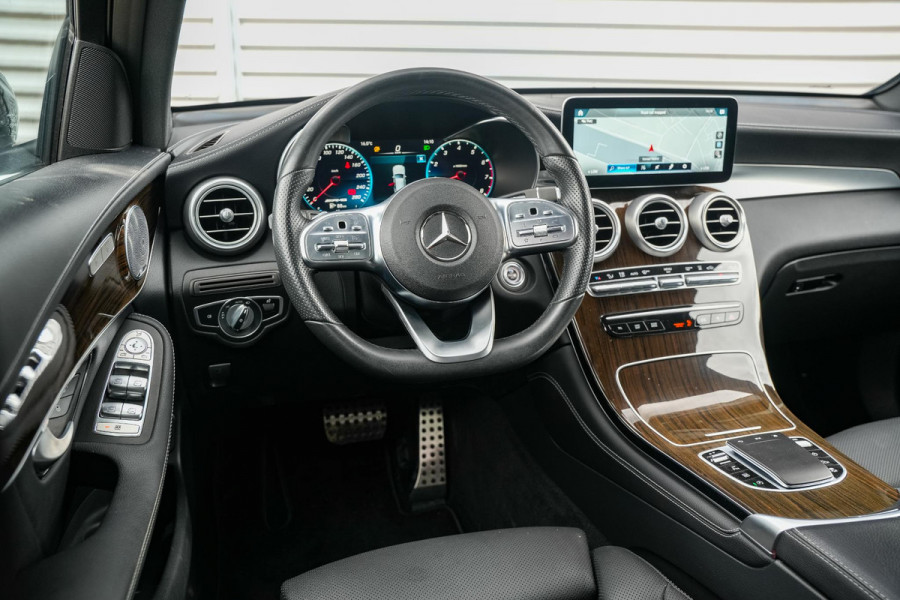 Mercedes-Benz GLC 200 Business Solution AMG Burmester Camera Stoelvent Keyless Trekhaak! Navigatie Cruise Leer Virtual Dash
