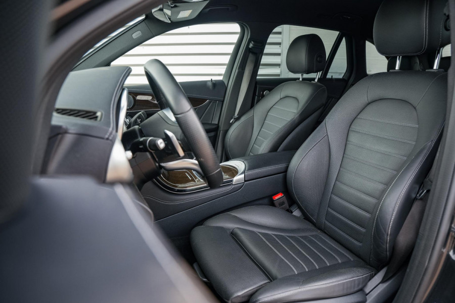 Mercedes-Benz GLC 200 Business Solution AMG Burmester Camera Stoelvent Keyless Trekhaak! Navigatie Cruise Leer Virtual Dash