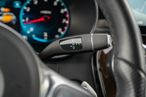 Mercedes-Benz GLC 200 Business Solution AMG Burmester Camera Stoelvent Keyless Trekhaak! Navigatie Cruise Leer Virtual Dash