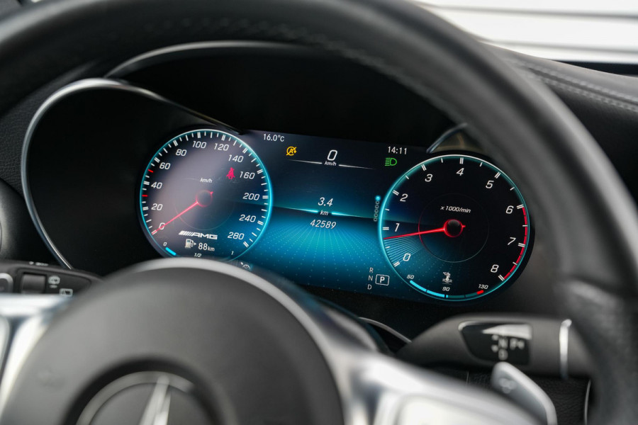 Mercedes-Benz GLC 200 Business Solution AMG Burmester Camera Stoelvent Keyless Trekhaak! Navigatie Cruise Leer Virtual Dash