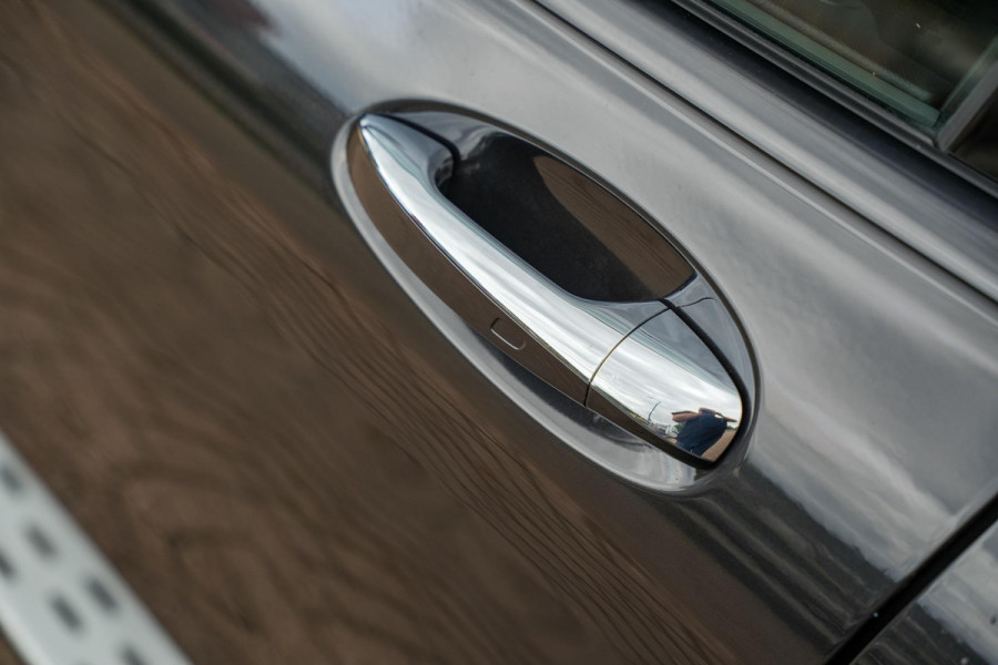 Mercedes-Benz GLC 200 Business Solution AMG Burmester Camera Stoelvent Keyless Trekhaak! Navigatie Cruise Leer Virtual Dash