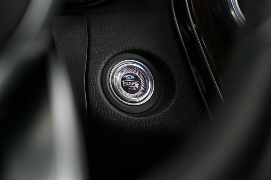 Mercedes-Benz GLC 200 Business Solution AMG Burmester Camera Stoelvent Keyless Trekhaak! Navigatie Cruise Leer Virtual Dash