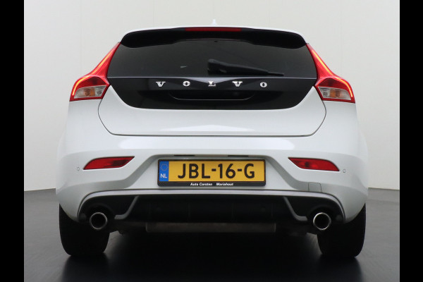 Volvo V40 2.0T Dual-Ecc Pdc 16" Licht-Regensensor Cruise Bluetooth Momentum Autonomous Emergency Braking Brake Assist System Privacy Glas Isofix  1500kg Trekvermogen! hoofdsteunen anti-whiplash Bots herkenning systeem EURO6