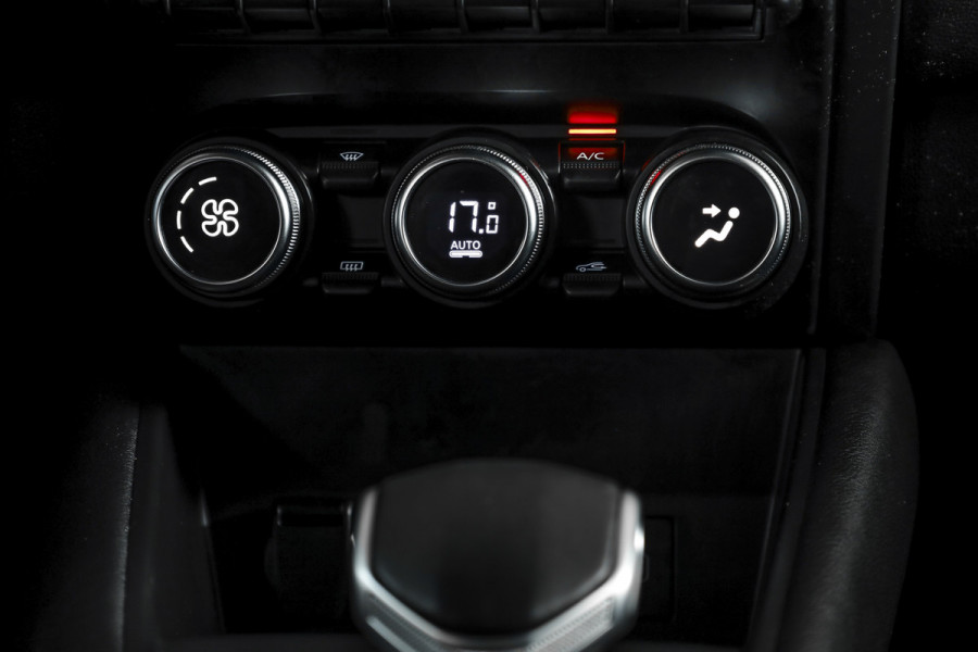 Renault Captur 1.6 E-Tech Plug-in Hybrid 160 PK Intens - Automaat | Dig. Cockpit | Cruise | PDC | 360 Camera | NAV + App. Connect | ECC | DAB | Bose Audio | Trekhaak Afn. | LM 17" |