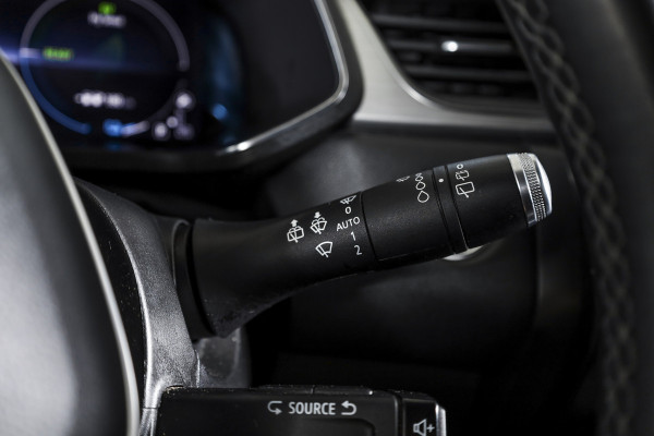 Renault Captur 1.6 E-Tech Plug-in Hybrid 160 PK Intens - Automaat | Dig. Cockpit | Cruise | PDC | 360 Camera | NAV + App. Connect | ECC | DAB | Bose Audio | Trekhaak Afn. | LM 17" |