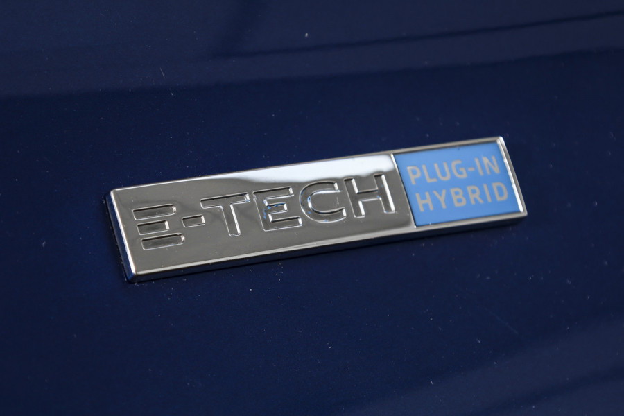 Renault Captur 1.6 E-Tech Plug-in Hybrid 160 PK Intens - Automaat | Dig. Cockpit | Cruise | PDC | 360 Camera | NAV + App. Connect | ECC | DAB | Bose Audio | Trekhaak Afn. | LM 17" |