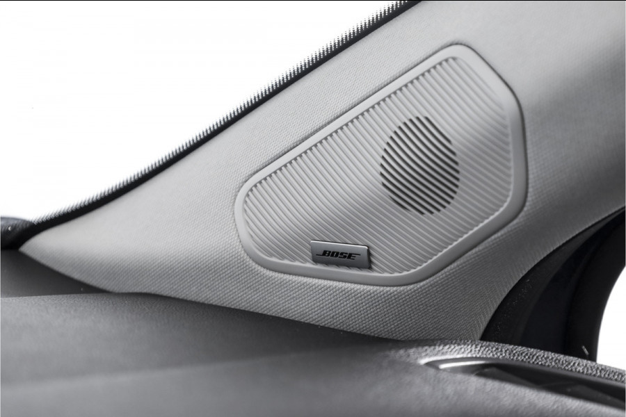 Renault Captur 1.6 E-Tech Plug-in Hybrid 160 PK Intens - Automaat | Dig. Cockpit | Cruise | PDC | 360 Camera | NAV + App. Connect | ECC | DAB | Bose Audio | Trekhaak Afn. | LM 17" |