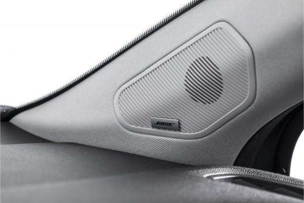 Renault Captur 1.6 E-Tech Plug-in Hybrid 160 PK Intens - Automaat | Dig. Cockpit | Cruise | PDC | 360 Camera | NAV + App. Connect | ECC | DAB | Bose Audio | Trekhaak Afn. | LM 17" |