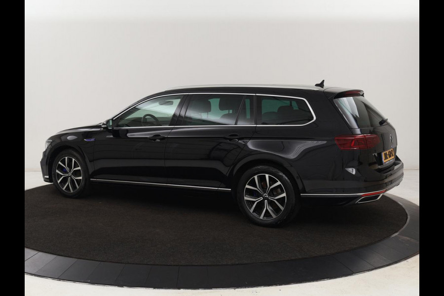Volkswagen Passat 1.4 TSI PHEV GTE | Panoramadak | Head-Up | 360 Camera | Trekhaak | Stoelverwarming | Matrix LED | Adaptive cruise | Carplay | Navigatie | Leder/Alcantara | Plug In
