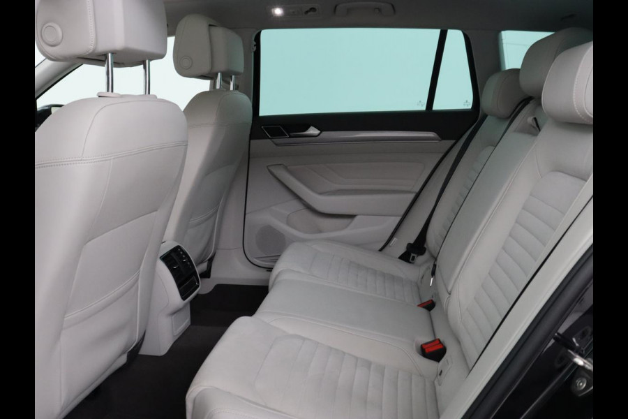 Volkswagen Passat 1.4 TSI PHEV GTE | Panoramadak | Head-Up | 360 Camera | Trekhaak | Stoelverwarming | Matrix LED | Adaptive cruise | Carplay | Navigatie | Leder/Alcantara | Plug In