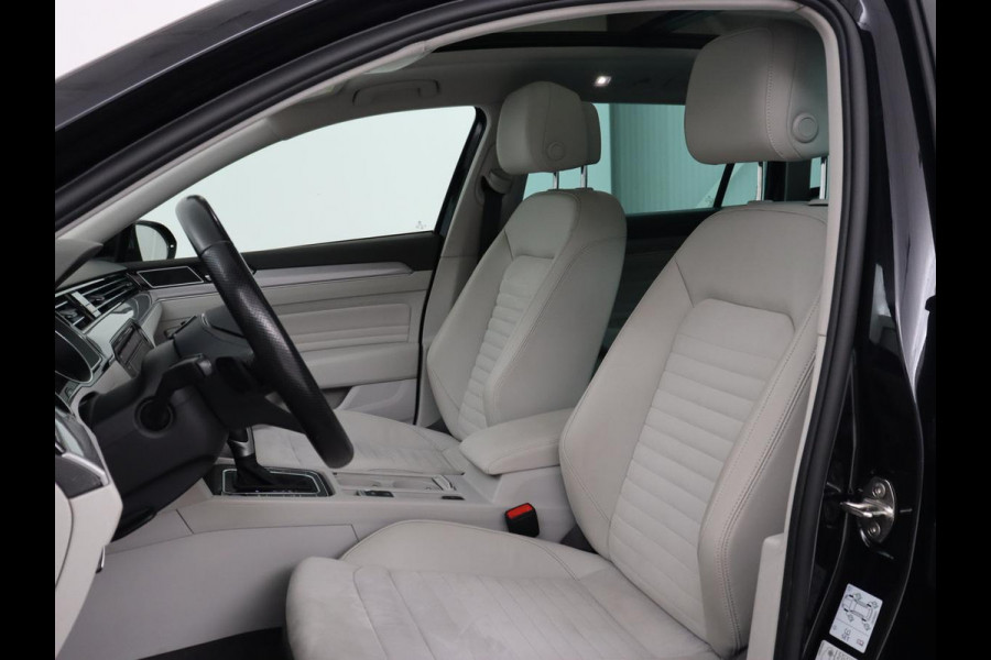 Volkswagen Passat 1.4 TSI PHEV GTE | Panoramadak | Head-Up | 360 Camera | Trekhaak | Stoelverwarming | Matrix LED | Adaptive cruise | Carplay | Navigatie | Leder/Alcantara | Plug In