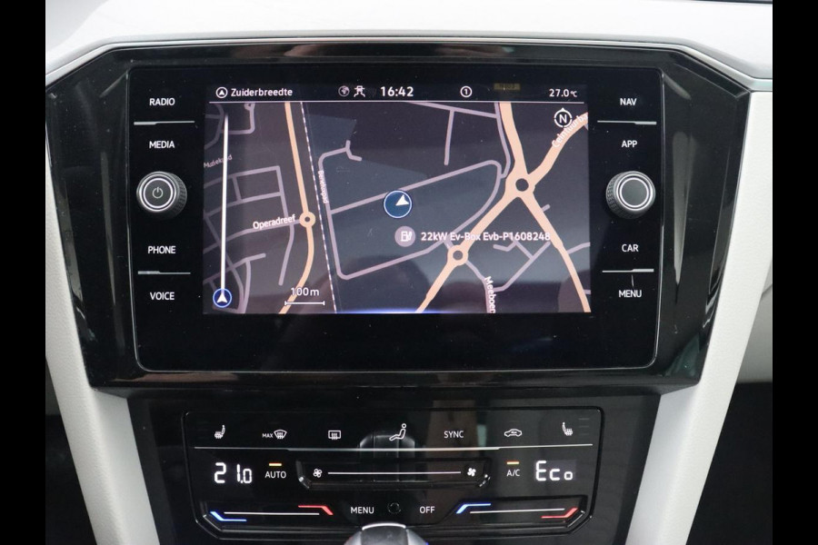 Volkswagen Passat 1.4 TSI PHEV GTE | Panoramadak | Head-Up | 360 Camera | Trekhaak | Stoelverwarming | Matrix LED | Adaptive cruise | Carplay | Navigatie | Leder/Alcantara | Plug In