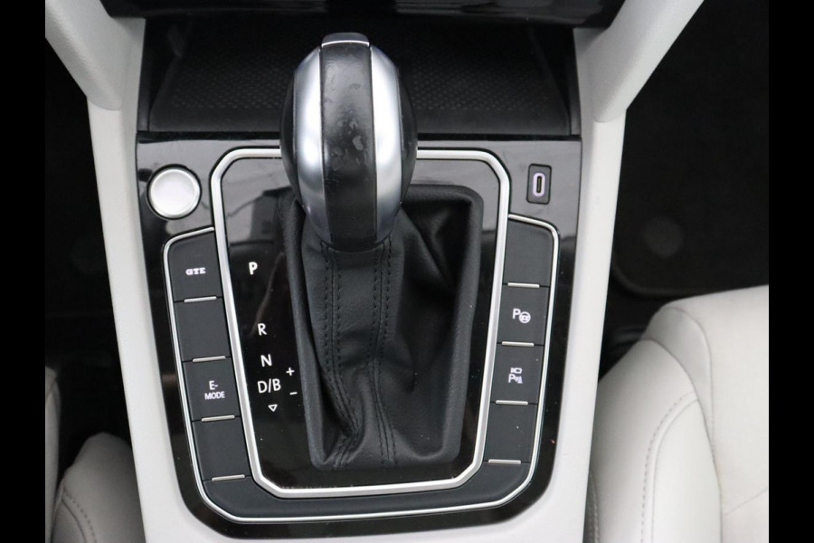 Volkswagen Passat 1.4 TSI PHEV GTE | Panoramadak | Head-Up | 360 Camera | Trekhaak | Stoelverwarming | Matrix LED | Adaptive cruise | Carplay | Navigatie | Leder/Alcantara | Plug In