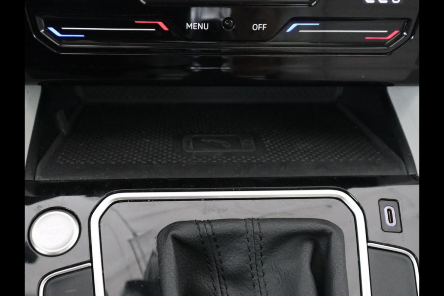 Volkswagen Passat 1.4 TSI PHEV GTE | Panoramadak | Head-Up | 360 Camera | Trekhaak | Stoelverwarming | Matrix LED | Adaptive cruise | Carplay | Navigatie | Leder/Alcantara | Plug In