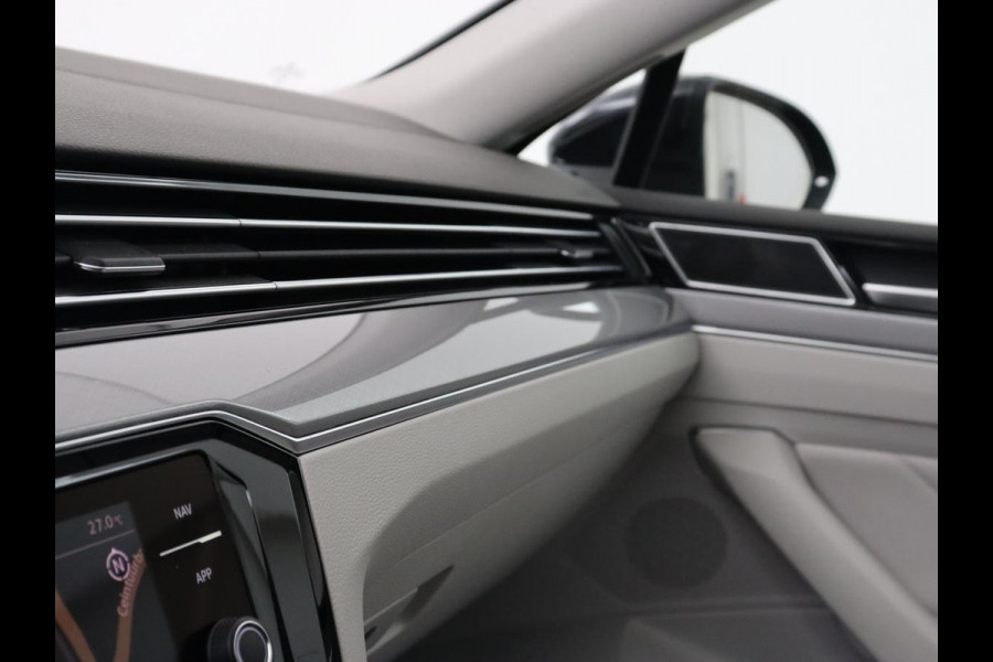 Volkswagen Passat 1.4 TSI PHEV GTE | Panoramadak | Head-Up | 360 Camera | Trekhaak | Stoelverwarming | Matrix LED | Adaptive cruise | Carplay | Navigatie | Leder/Alcantara | Plug In