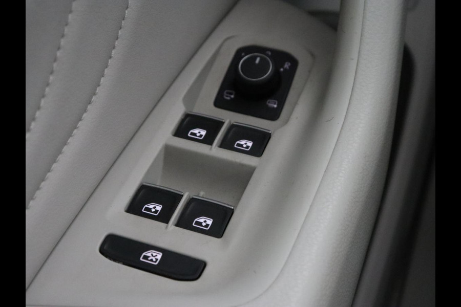 Volkswagen Passat 1.4 TSI PHEV GTE | Panoramadak | Head-Up | 360 Camera | Trekhaak | Stoelverwarming | Matrix LED | Adaptive cruise | Carplay | Navigatie | Leder/Alcantara | Plug In