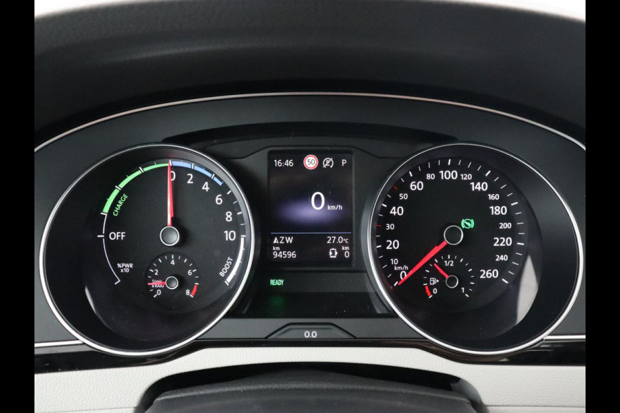 Volkswagen Passat 1.4 TSI PHEV GTE | Panoramadak | Head-Up | 360 Camera | Trekhaak | Stoelverwarming | Matrix LED | Adaptive cruise | Carplay | Navigatie | Leder/Alcantara | Plug In